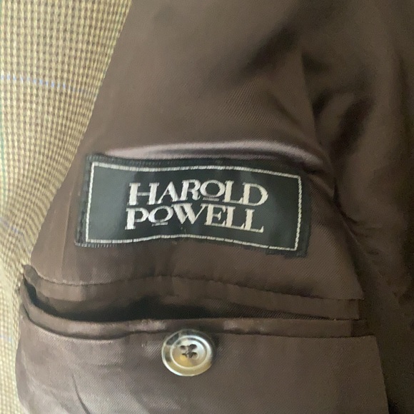 Very nice lightly used Mens Sport Coat. Originally purchased from Dillard’s. - Picture 4 of 4